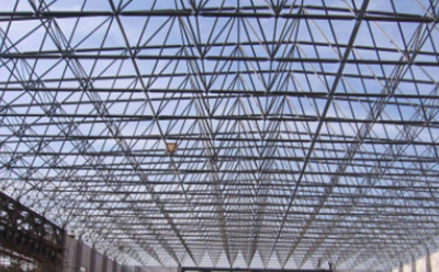 格尔木钢结构厂房屋面板及保温层安装