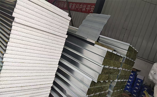 格尔木彩钢夹芯板