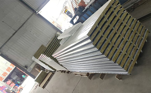 厂房改造选格尔木彩钢岩棉夹芯板:防火厚度怎么挑 厂房改造选格尔木彩钢岩棉夹芯板:防火厚度怎么挑